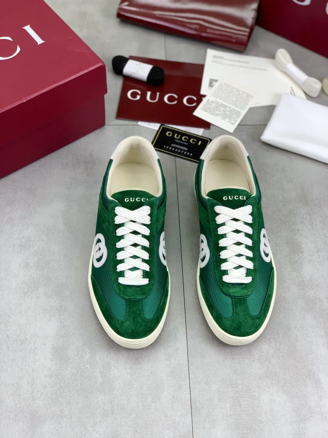 Men's shoes 💰P562 New GUCCI classic design moral training element catwalk model, matching version of top quality moral training shoes for men and women. Epoxy logo process is concave and convex, matching oil edge technology, punched cowhide cloth surface, suede cowhide surface splicing, breathable and not stuffy, the original overlasted shoe model is comfortable on the feet.  Fabric: Matched leather + cloth + mesh Lining: Water-dyed sheepskin Foot: Water-dyed sheepskin Outsole: Original molded TP matching environmentally friendly material Packaging: Top counter full set of packaging Female 35-42 (Female 41.42. Customized) Male 39-46 (46 customized)
